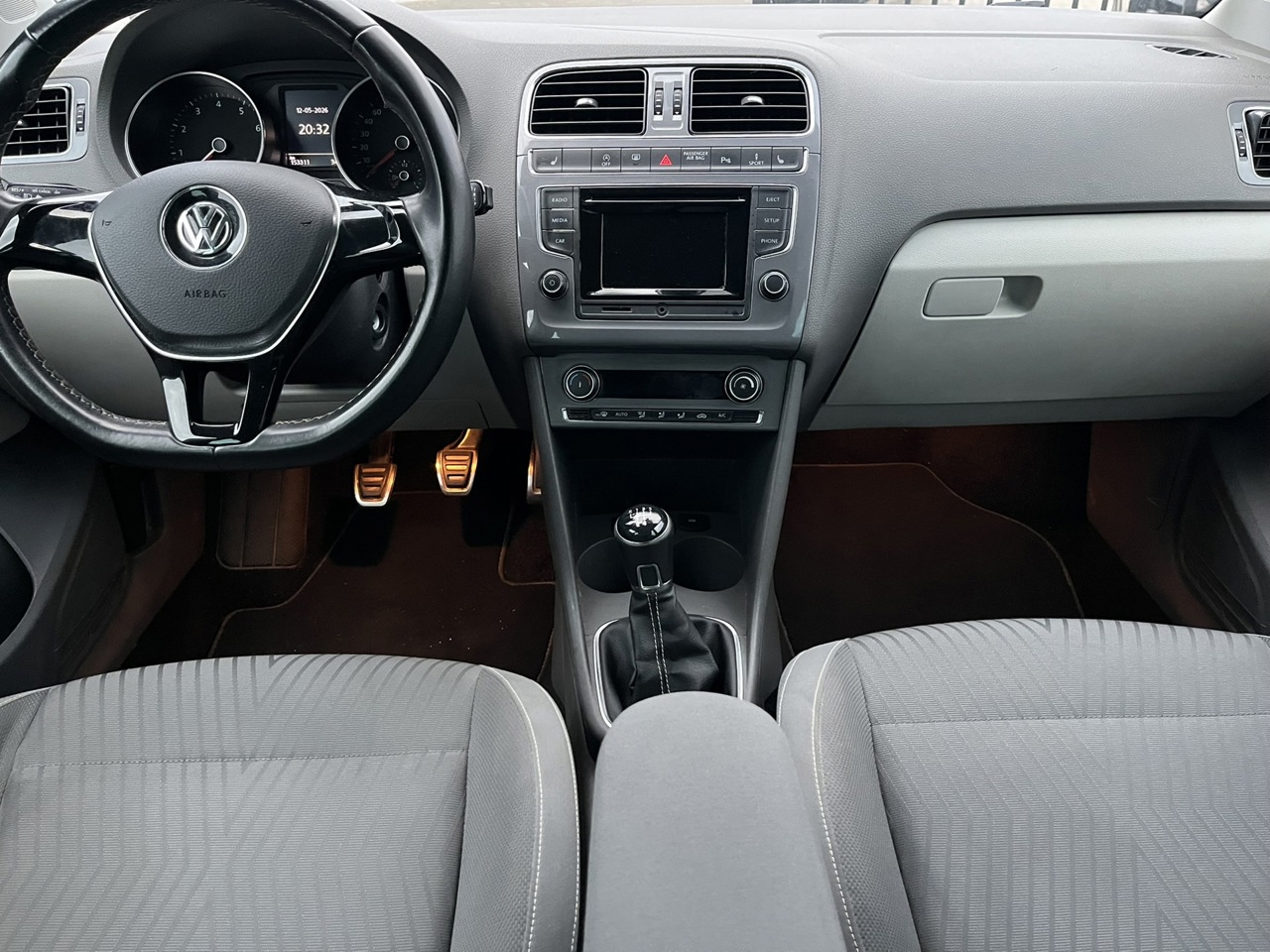 Volkswagen Polo 1.2 TSI 90pk Highline / FRESH edition / Vol Opties / Topstaat / Sportstand foto 12