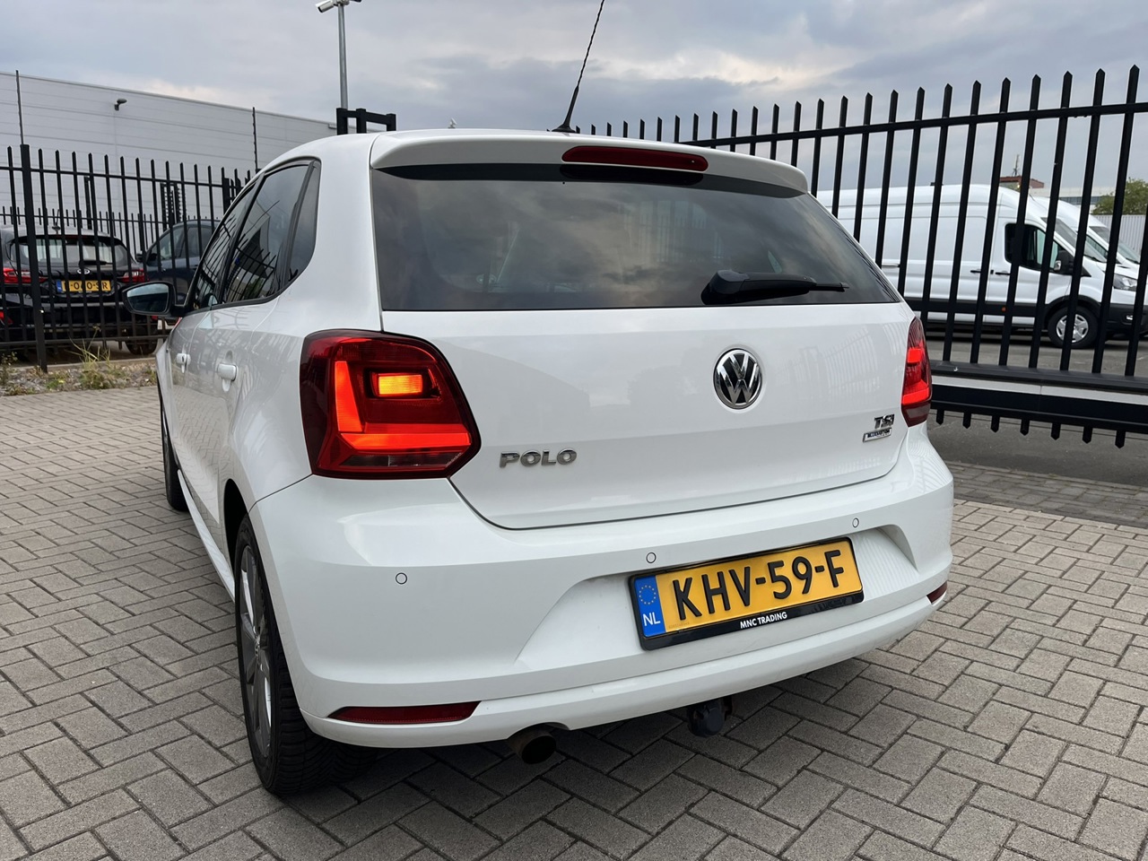 Volkswagen Polo 1.2 TSI 90pk Highline / FRESH edition / Vol Opties / Topstaat / Sportstand foto 26