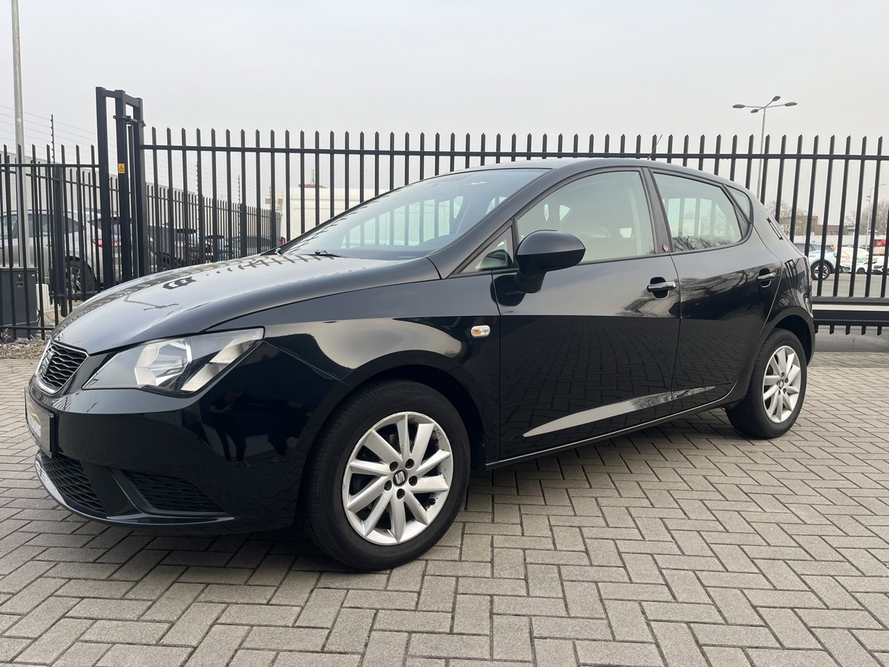 SEAT Ibiza 1.0 MPI Reference 2018 / Bluetooth Touchscreen Airco Parkeersensoren foto 1