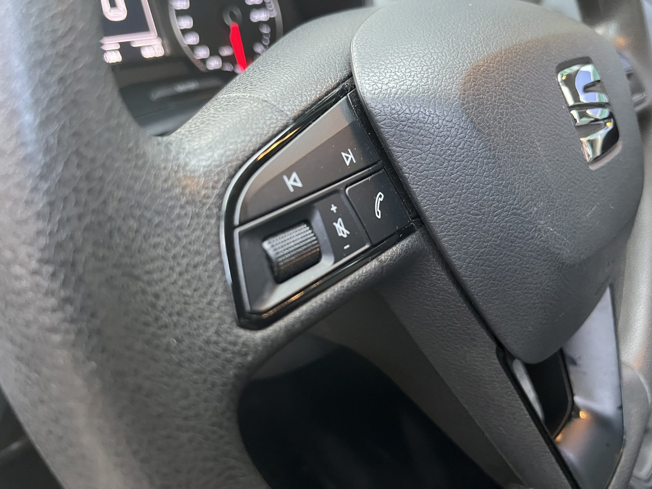 SEAT Ibiza 1.0 MPI Reference 2018 / Bluetooth Touchscreen Airco Parkeersensoren foto 19