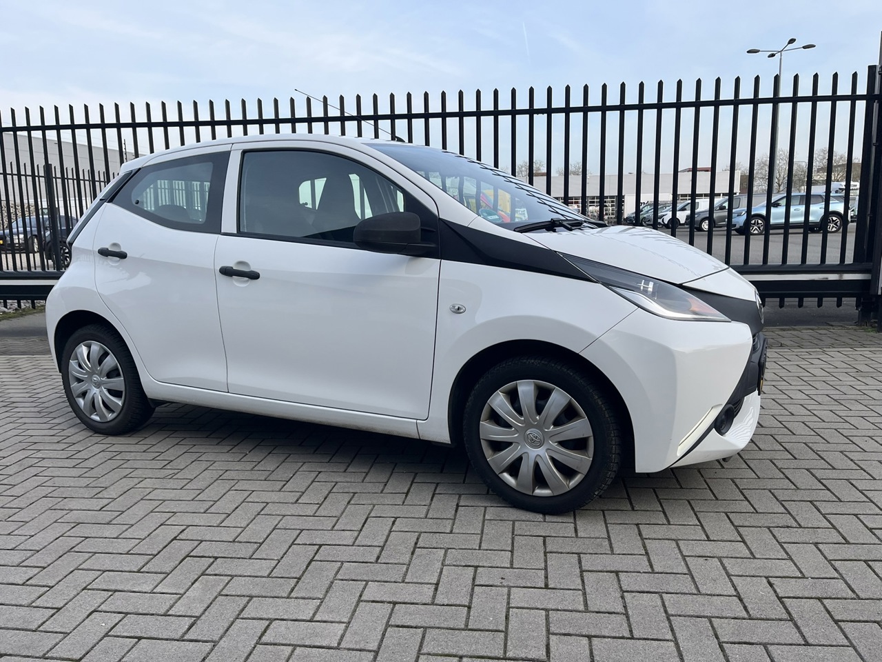 Toyota Aygo 1.0 VVT-i x Airco Xenon Blue NIEUWE KOPPELING foto 5