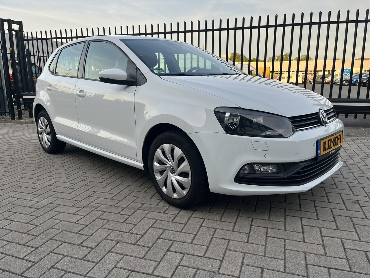 Volkswagen Polo 1.0 75PK Airco Bluetooth Parkeersensoren foto 5