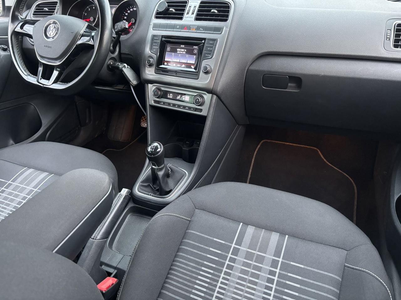 Volkswagen Polo 1.0 Highline / LOUNGE Vol Opties / Rijd perfect foto 6