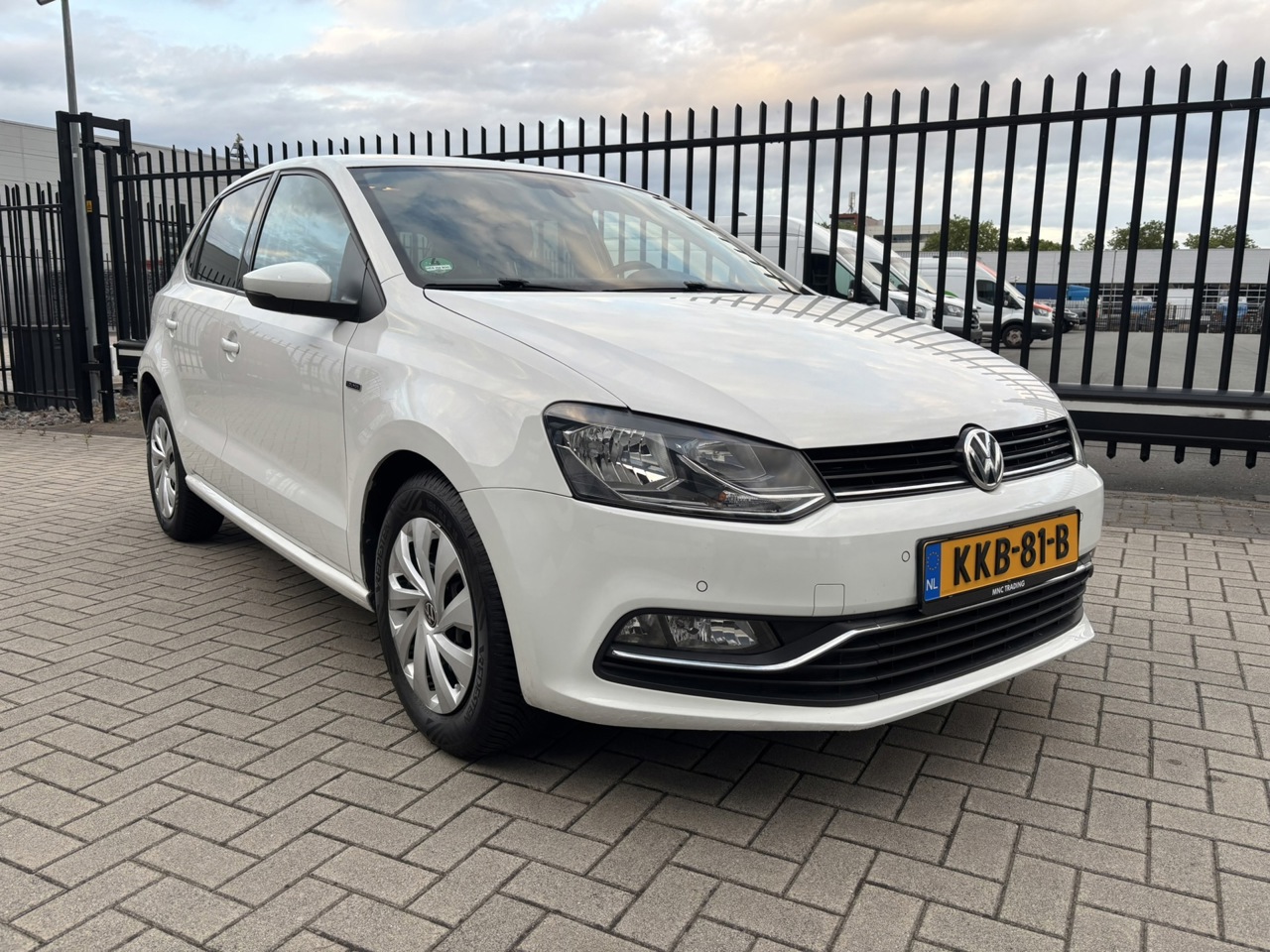 Volkswagen Polo 1.0 Highline / LOUNGE Vol Opties / Rijd perfect foto 10