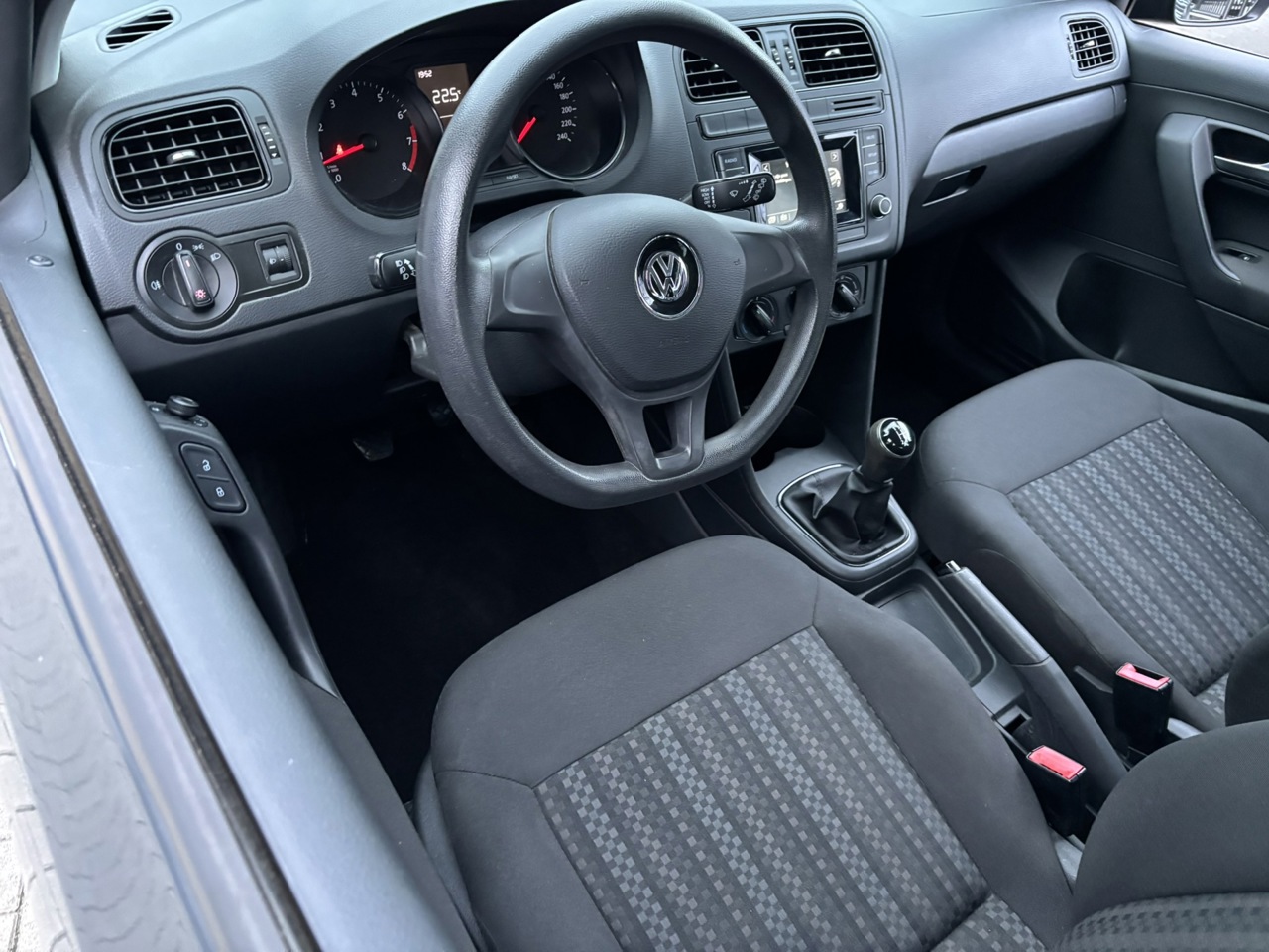 Volkswagen Polo 1.0 44KW 60PK Trendline 2017 APK nieuw foto 18
